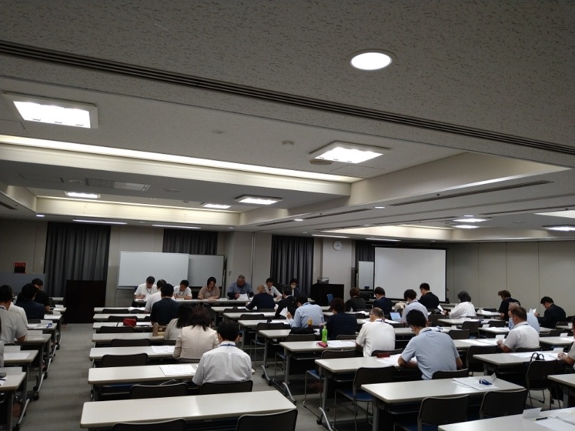 第1回理事会の様子